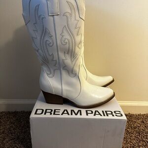 Dream Pairs White Heeled Boots